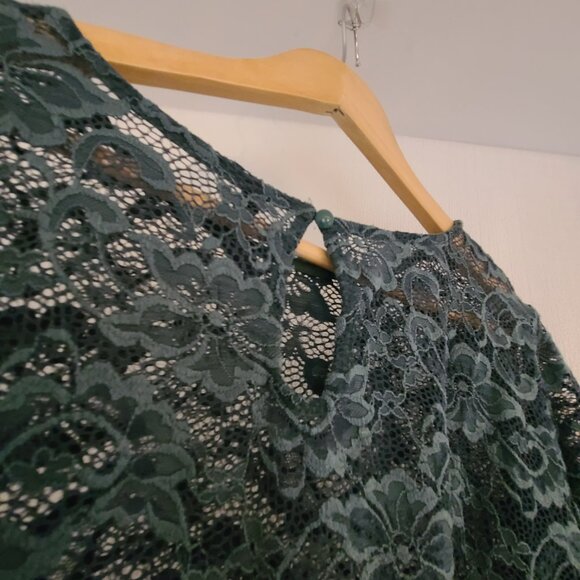 Emerald green lace top - Picture 4 of 6